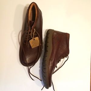 Born, size 9M, brown